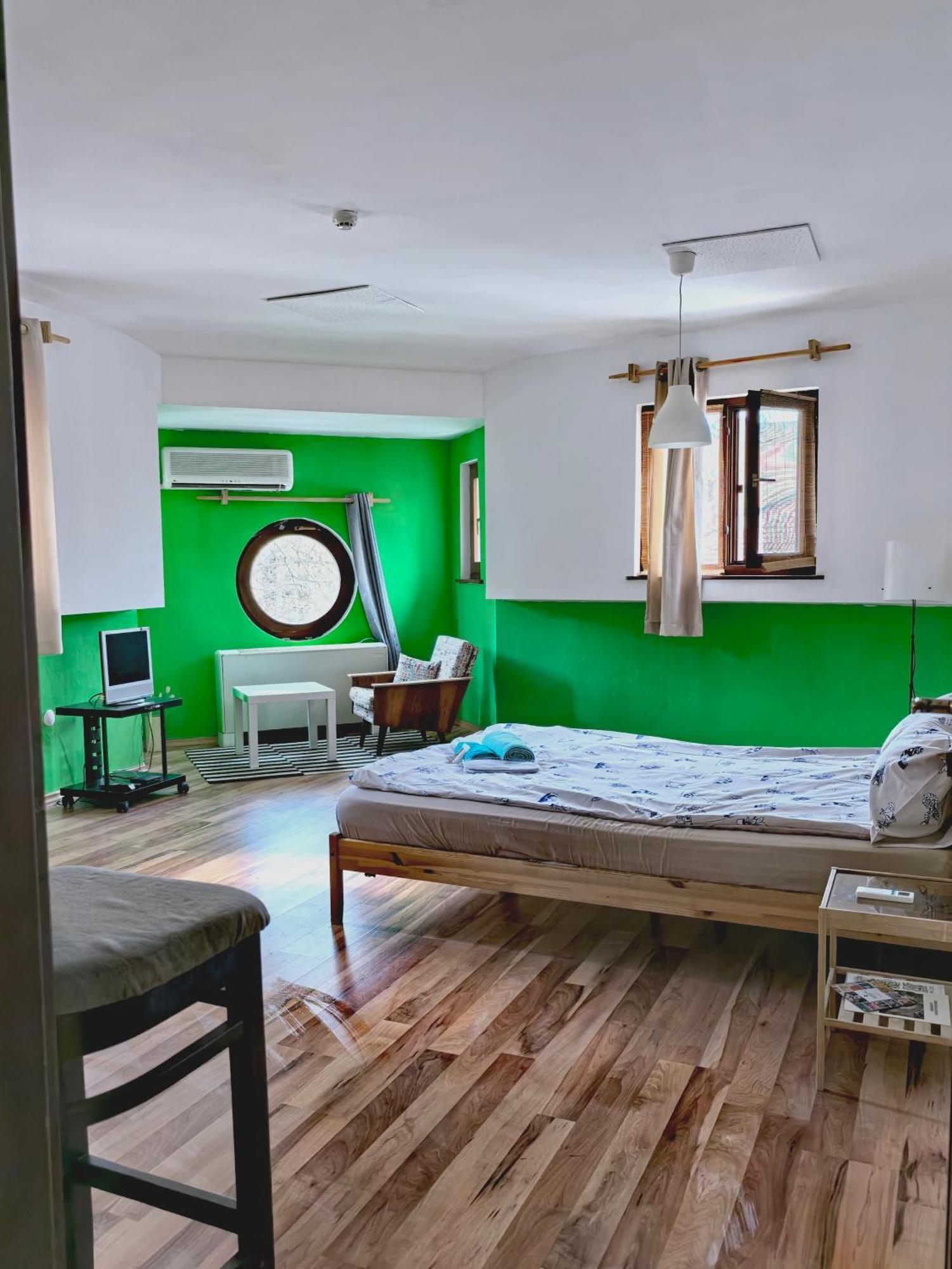 4 Rooms 普罗夫迪夫 外观 照片